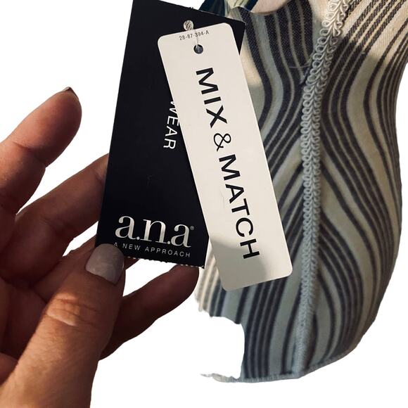 A.N.A A New Approach Purple & White Floral Crisscross Bikini Top Women Sz S - Picture 4 of 12